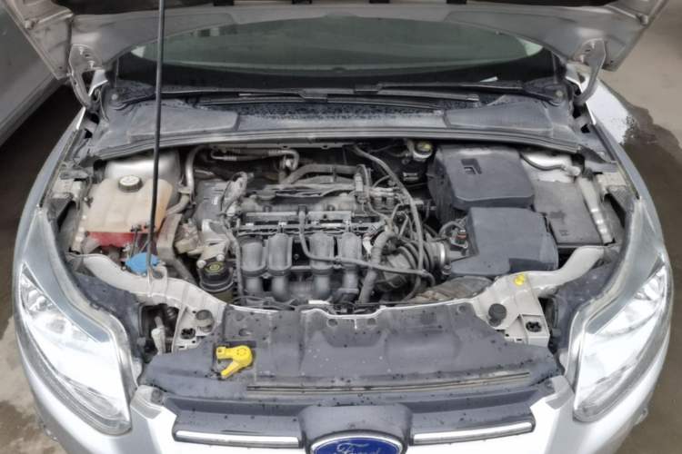 Used Ford Focus 2012 Sedan 1.6L Automatic Fashion Edition Engine Bay