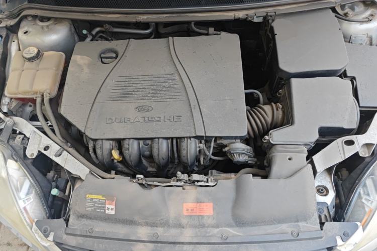 Used Ford Focus 2012 Sedan Classic 1.8L Manual Base Model Engine Bay