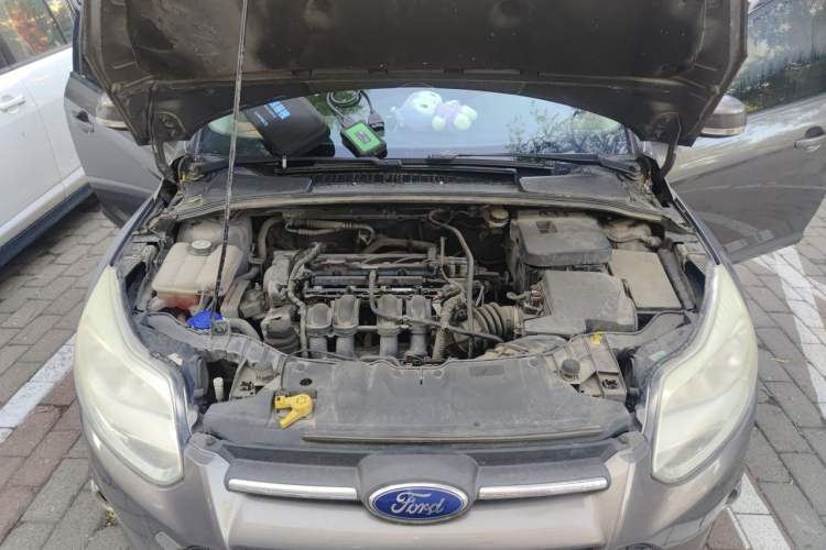 Used Ford Focus 2012 Sedan 1.6L Automatic Fashion Edition Engine Bay