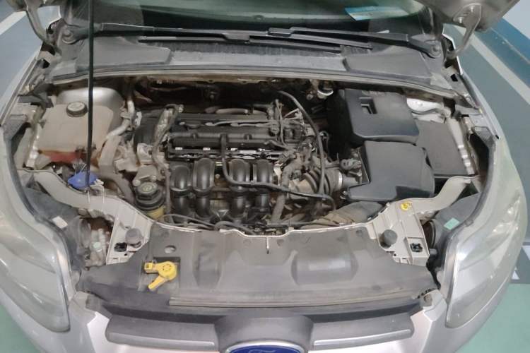 Used Ford Focus 2012 Sedan 1.6L Automatic Fashion Edition Engine Bay