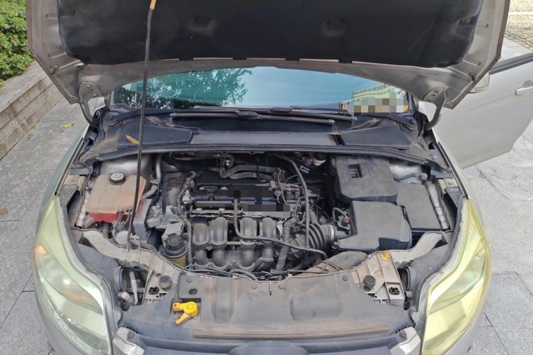Used Ford Focus 2012 Sedan 1.6L Automatic Fashion Edition Engine Bay
