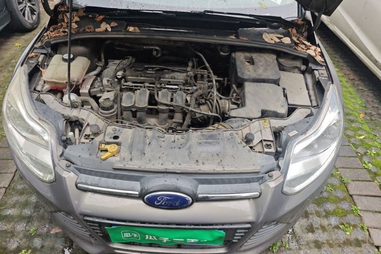 Used Ford Focus 2012 Sedan 1.6L Automatic Fashion Edition Engine Bay