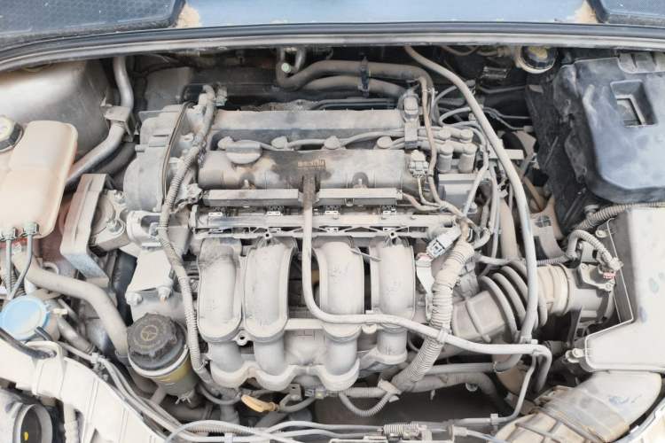 Used Ford Focus 2012 Sedan 1.6L Automatic Fashion Edition Engine Bay