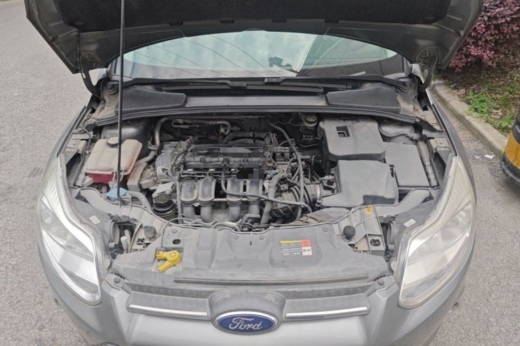 Used Ford Focus 2012 Sedan 1.6L Automatic Fashion Edition Engine Bay