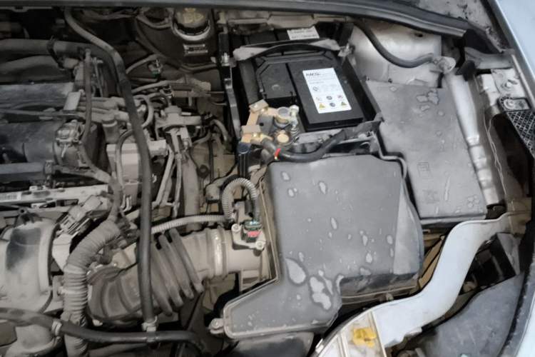 Used Ford Focus 2012 Hatchback 1.6L Automatic Fashion Edition Engine Bay Left