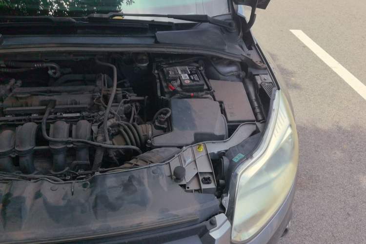 Used Ford Focus 2012 Sedan 1.6L Automatic Fashion Edition Engine Bay Left