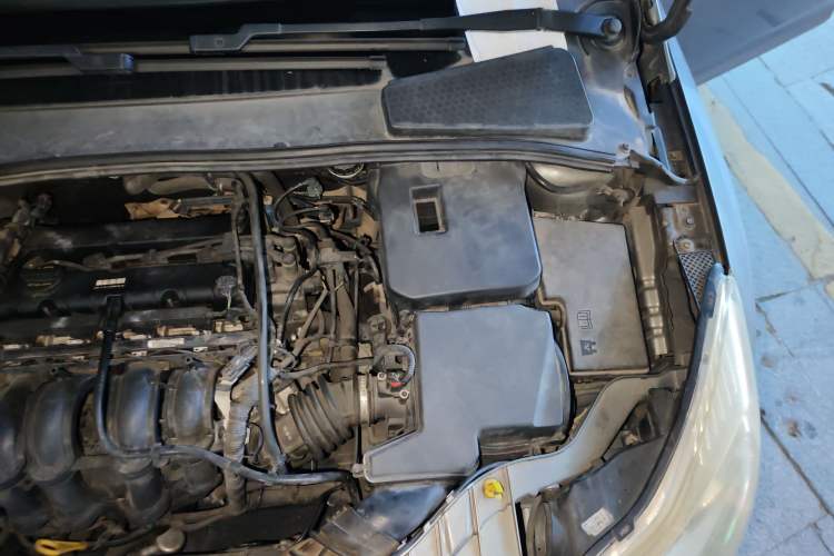 Used Ford Focus 2012 Sedan 1.6L Automatic Fashion Edition Engine Bay Left