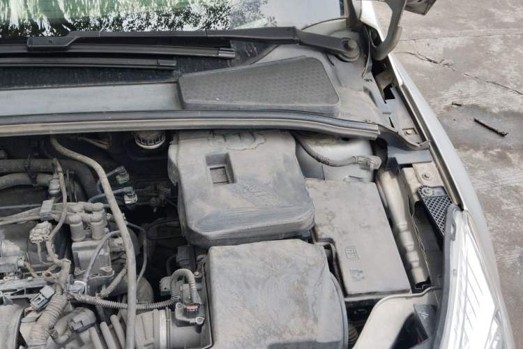 Used Ford Focus 2012 Sedan 1.6L Manual Fashion Edition Engine Bay Left