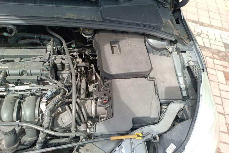 Used Ford Focus 2012 Sedan 1.6L Automatic Comfort Model Engine Bay Left