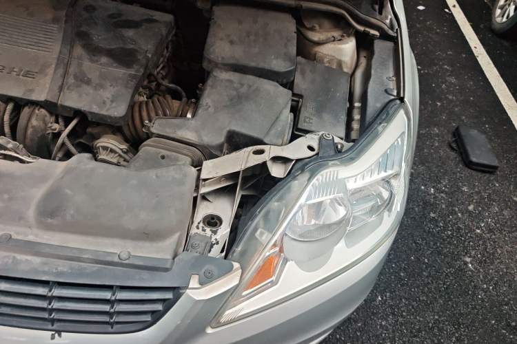 Used Ford Focus 2012 Sedan Classic 1.8L Manual Base Model Engine Bay Left
