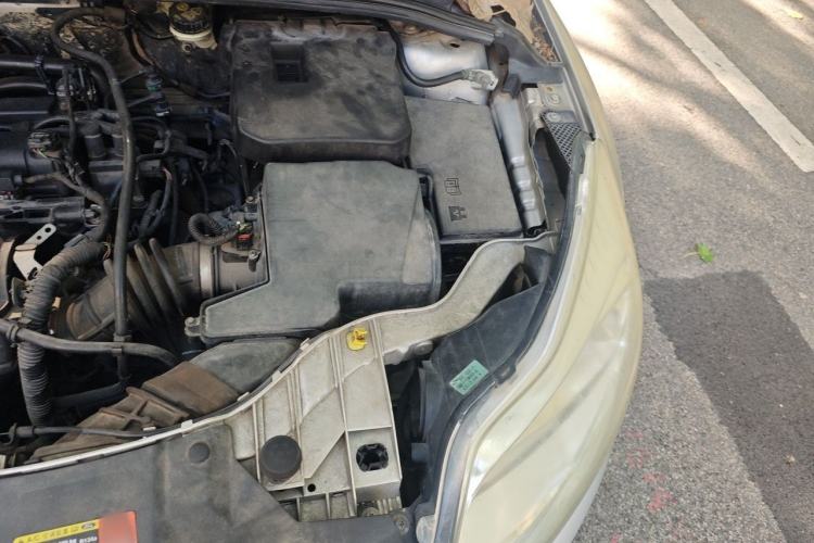 Used Ford Focus 2012 Hatchback 1.6L Automatic Comfort Model Engine Bay Left