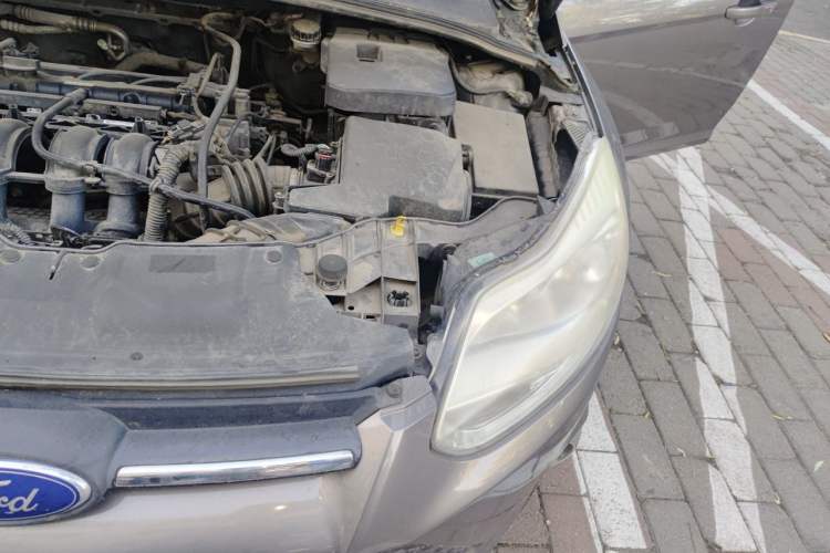 Used Ford Focus 2012 Sedan 1.6L Automatic Fashion Edition Engine Bay Left