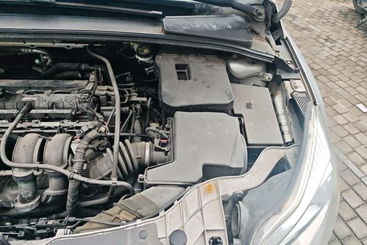Used Ford Focus 2012 Hatchback 1.6L Automatic Fashion Edition Engine Bay Left