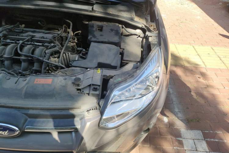 Used Ford Focus 2012 Sedan 1.6L Manual Comfort Model Engine Bay Left