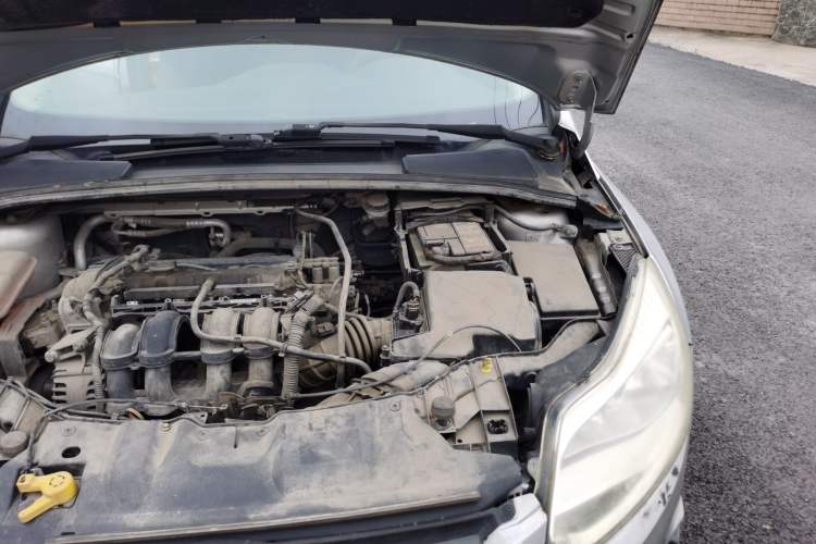 Used Ford Focus 2012 Sedan 1.6L Manual Comfort Model Engine Bay Left