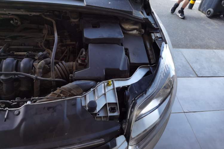Used Ford Focus 2012 Sedan 1.6L Automatic Comfort Model Engine Bay Left