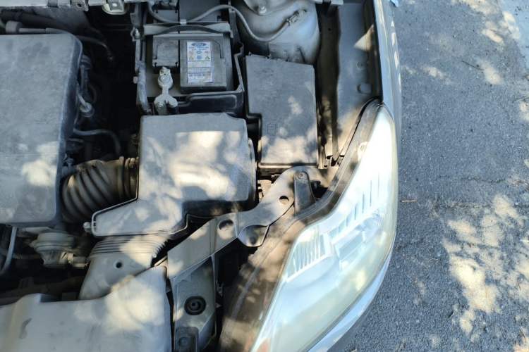 Used Ford Focus 2012 Sedan Classic 1.8L Automatic Base Model Engine Bay Left