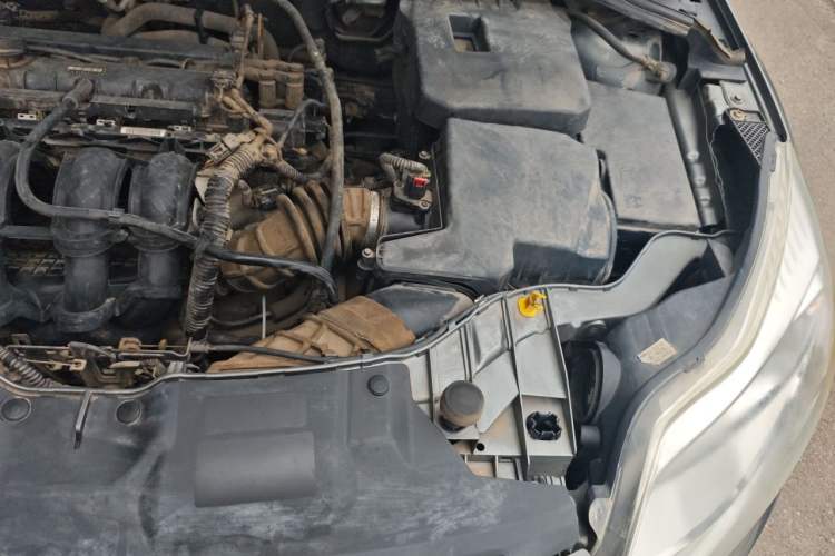 Used Ford Focus 2012 Sedan 1.6L Manual Comfort Model Engine Bay Left
