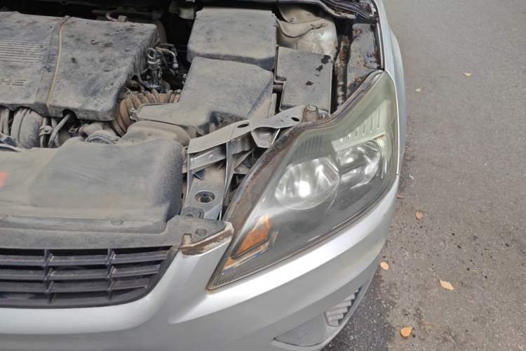 Used Ford Focus 2012 Hatchback Classic 1.8L Automatic Base Model Engine Bay Left