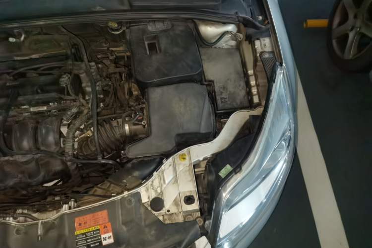 Used Ford Focus 2012 Sedan 1.6L Automatic Comfort Model Engine Bay Left