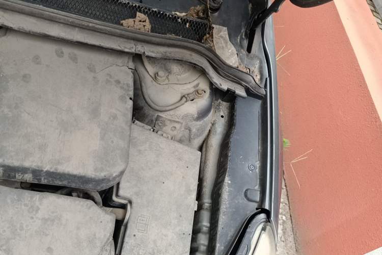Used Ford Focus 2012 Sedan Classic 1.8L Manual Base Model Engine Bay Left