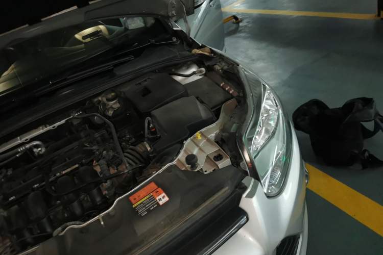 Used Ford Focus 2012 Sedan 1.6L Manual Fashion Edition Engine Bay Left