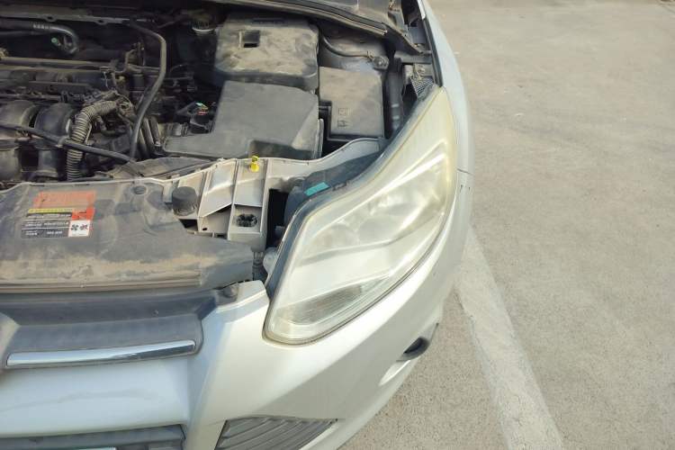 Used Ford Focus 2012 Sedan 1.6L Manual Comfort Model Engine Bay Left