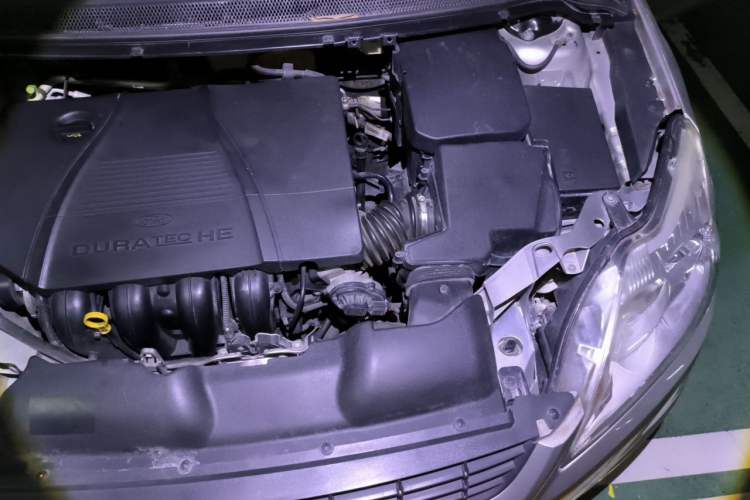 Used Ford Focus 2012 Sedan Classic 1.8L Automatic Fashion Edition Engine Bay Left