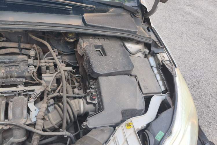 Used Ford Focus 2012 Sedan 1.6L Automatic Fashion Edition Engine Bay Left