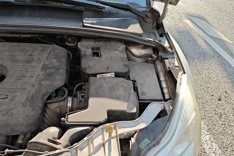 Used Ford Focus 2012 Sedan 2.0L Automatic Flagship Model Engine Bay Left