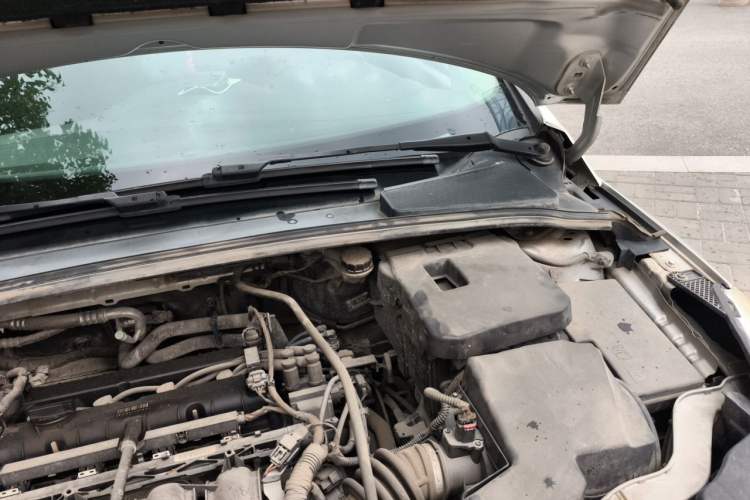Used Ford Focus 2012 Sedan 1.6L Automatic Fashion Edition Engine Bay Left