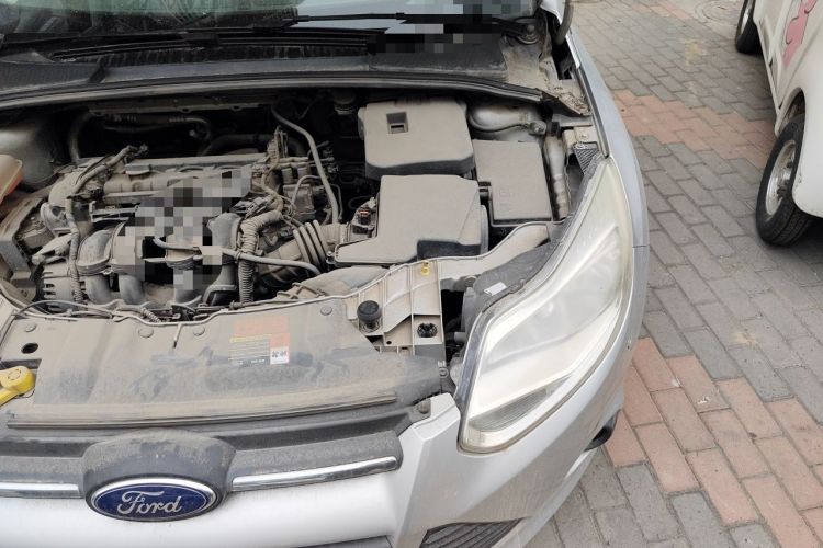 Used Ford Focus 2012 Sedan 1.6L Manual Comfort Model Engine Bay Left