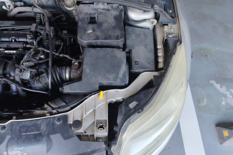 Used Ford Focus 2012 Hatchback 1.6L Automatic Fashion Edition Engine Bay Left