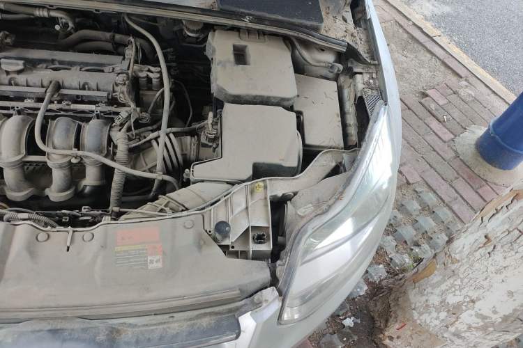 Used Ford Focus 2012 Sedan 1.6L Manual Comfort Model Engine Bay Left