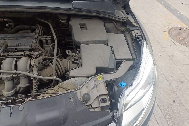 Used Ford Focus 2012 Sedan 1.6L Manual Comfort Model Engine Bay Left