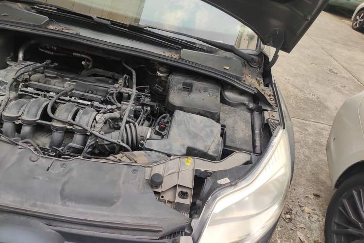 Used Ford Focus 2012 Sedan 1.6L Automatic Fashion Edition Engine Bay Left