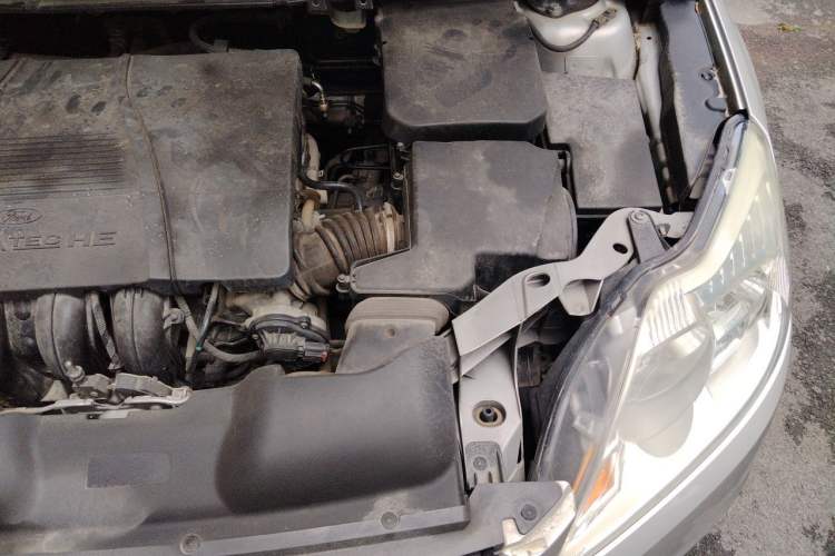 Used Ford Focus 2012 Sedan Classic 1.8L Manual Fashion Edition Engine Bay Left