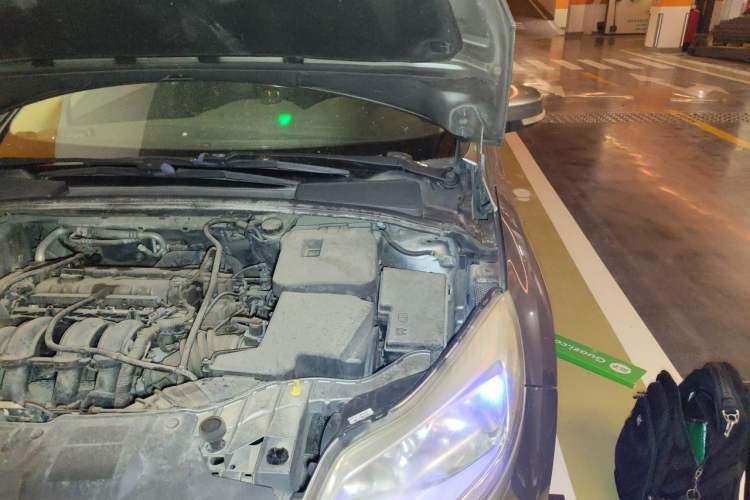 Used Ford Focus 2012 Sedan 1.6L Automatic Fashion Edition Engine Bay Left