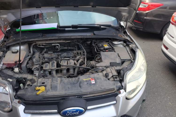 Used Ford Focus 2012 Sedan 1.6L Manual Fashion Edition Engine Bay Left
