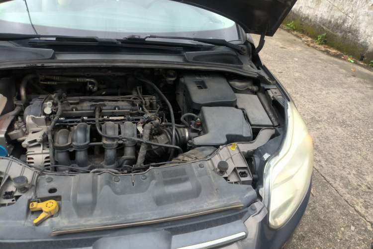 Used Ford Focus 2012 Sedan 1.6L Manual Comfort Model Engine Bay Left
