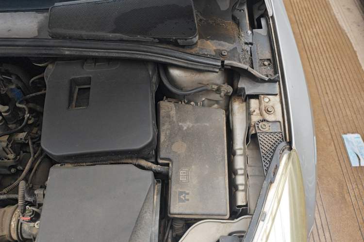 Used Ford Focus 2012 Sedan 1.6L Manual Fashion Edition Engine Bay Left