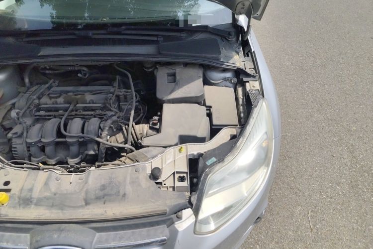 Used Ford Focus 2012 Sedan 1.6L Manual Fashion Edition Engine Bay Left