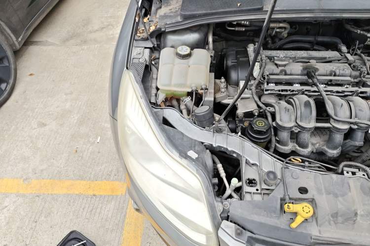 Used Ford Focus 2012 Sedan 1.6L Automatic Fashion Edition Engine Bay Right