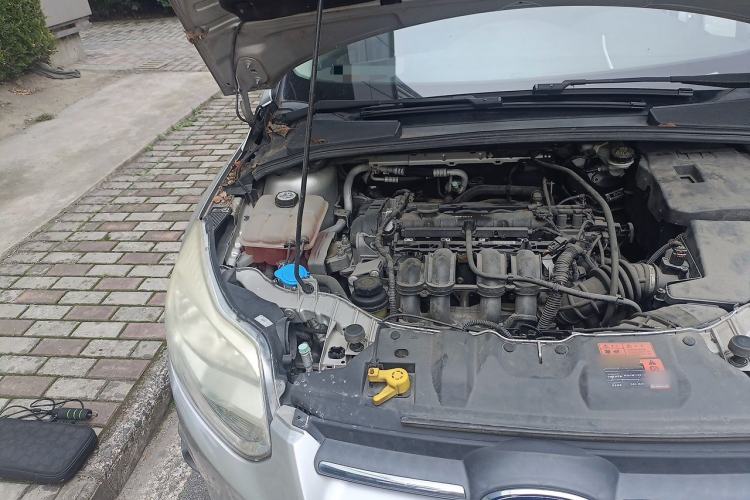 Used Ford Focus 2012 Sedan 1.6L Automatic Comfort Model Engine Bay Right