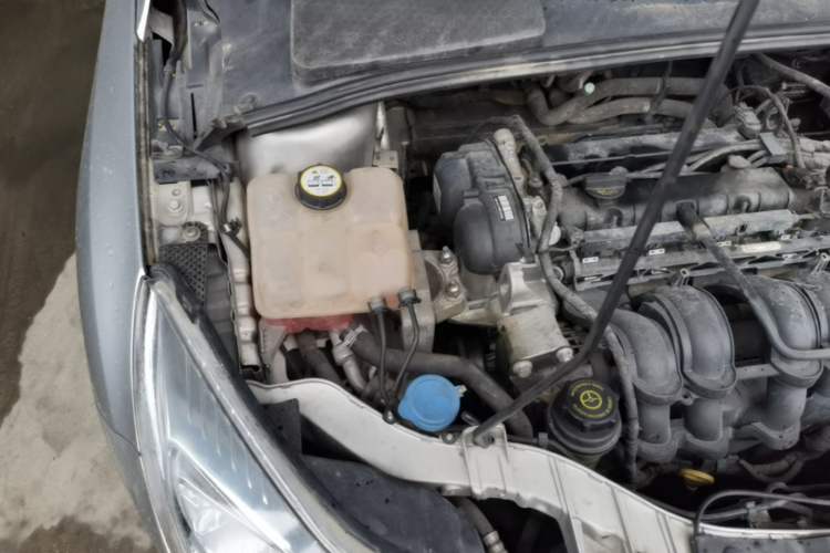 Used Ford Focus 2012 Sedan 1.6L Automatic Fashion Edition Engine Bay Right