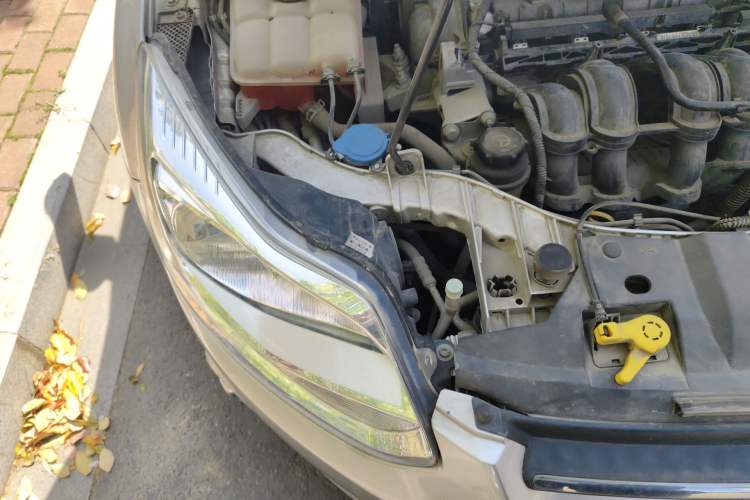 Used Ford Focus 2012 Hatchback 1.6L Automatic Fashion Edition Engine Bay Right