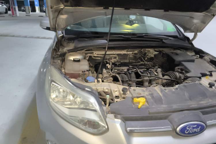 Used Ford Focus 2012 Sedan 1.6L Manual Fashion Edition Engine Bay Right