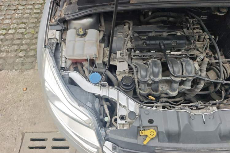 Used Ford Focus 2012 Sedan 1.6L Automatic Comfort Model Engine Bay Right