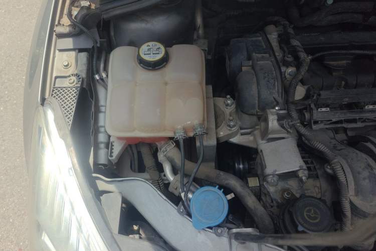 Used Ford Focus 2012 Hatchback 1.6L Automatic Comfort Model Engine Bay Right