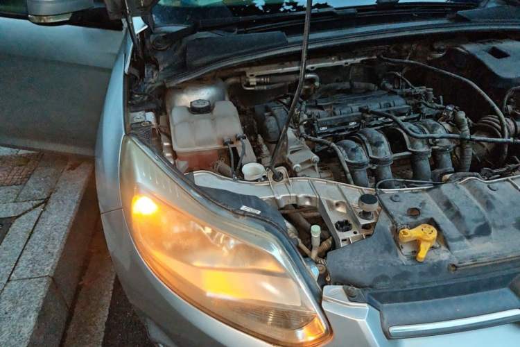Used Ford Focus 2012 Sedan 1.6L Manual Fashion Edition Engine Bay Right